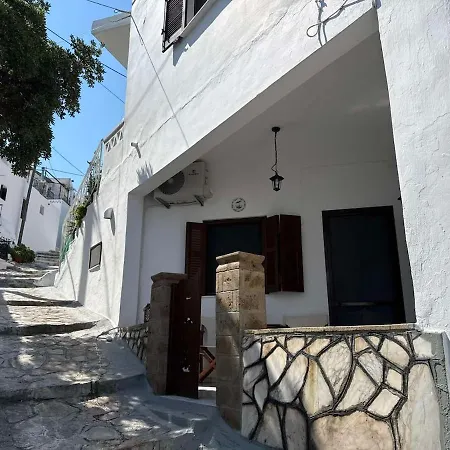 Simple Greece House 斯基罗斯岛