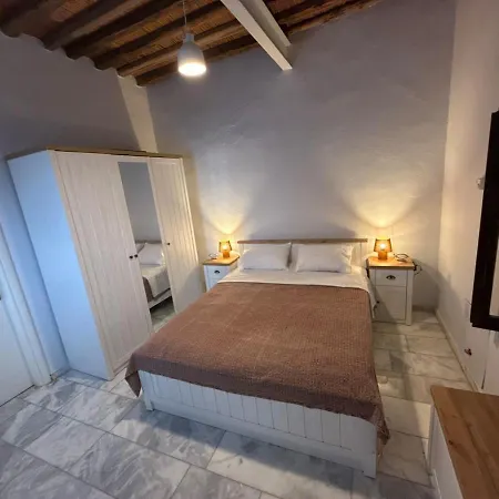 Simple Greece House *